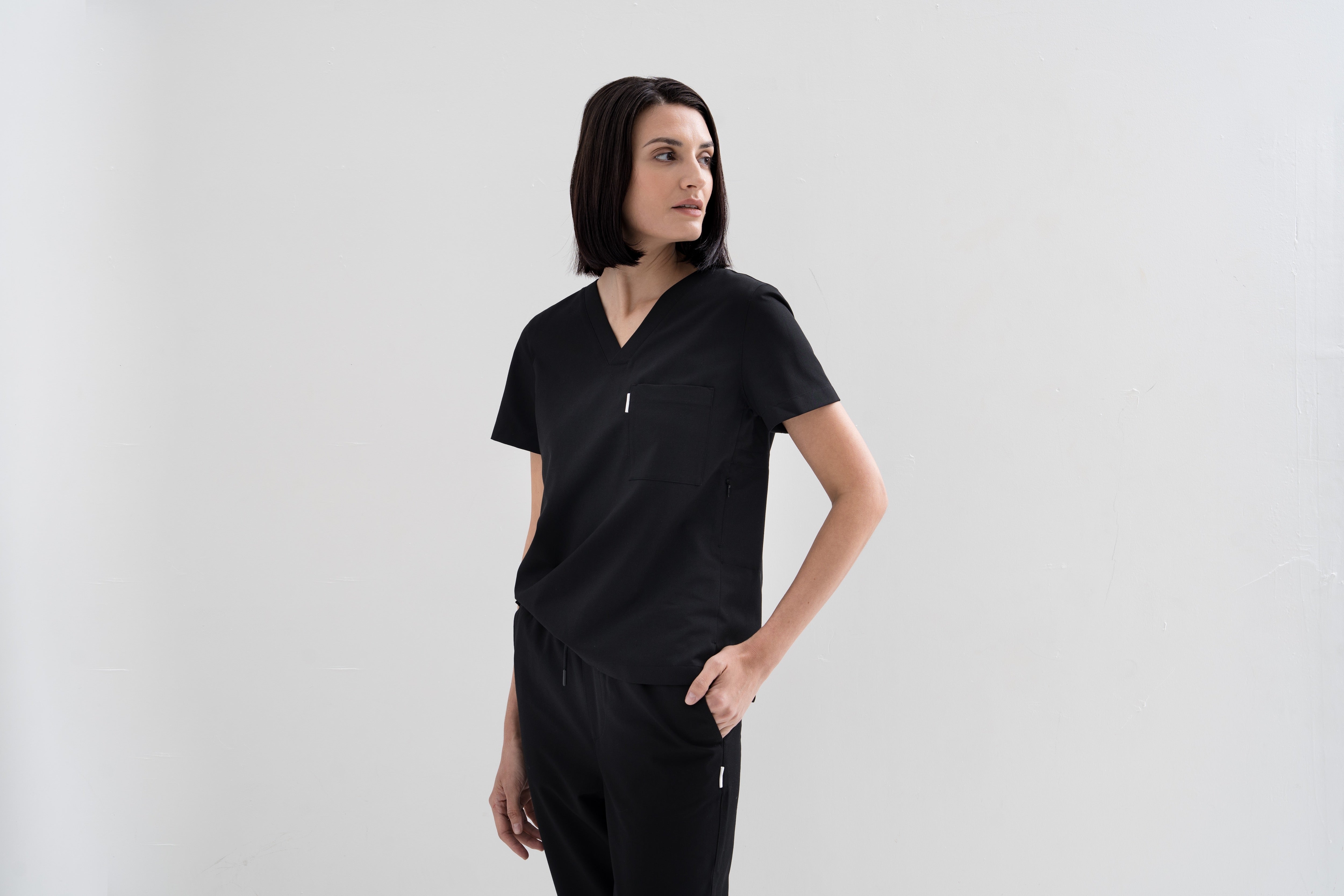 WOMEN'S CORE V-NECK SCRUB TOP | BLACK