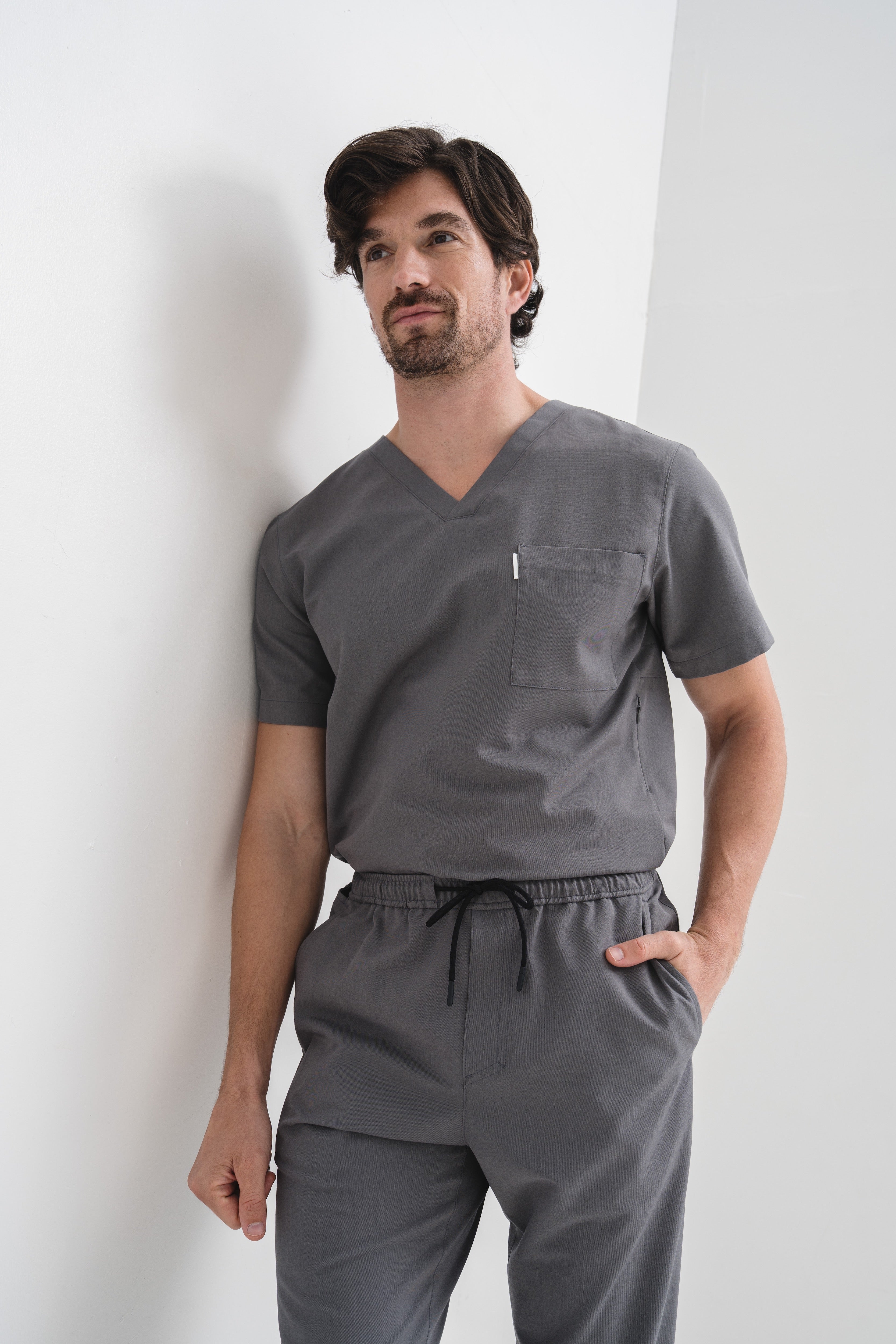 MEN'S CORE V-NECK SCRUB TOP | GREY