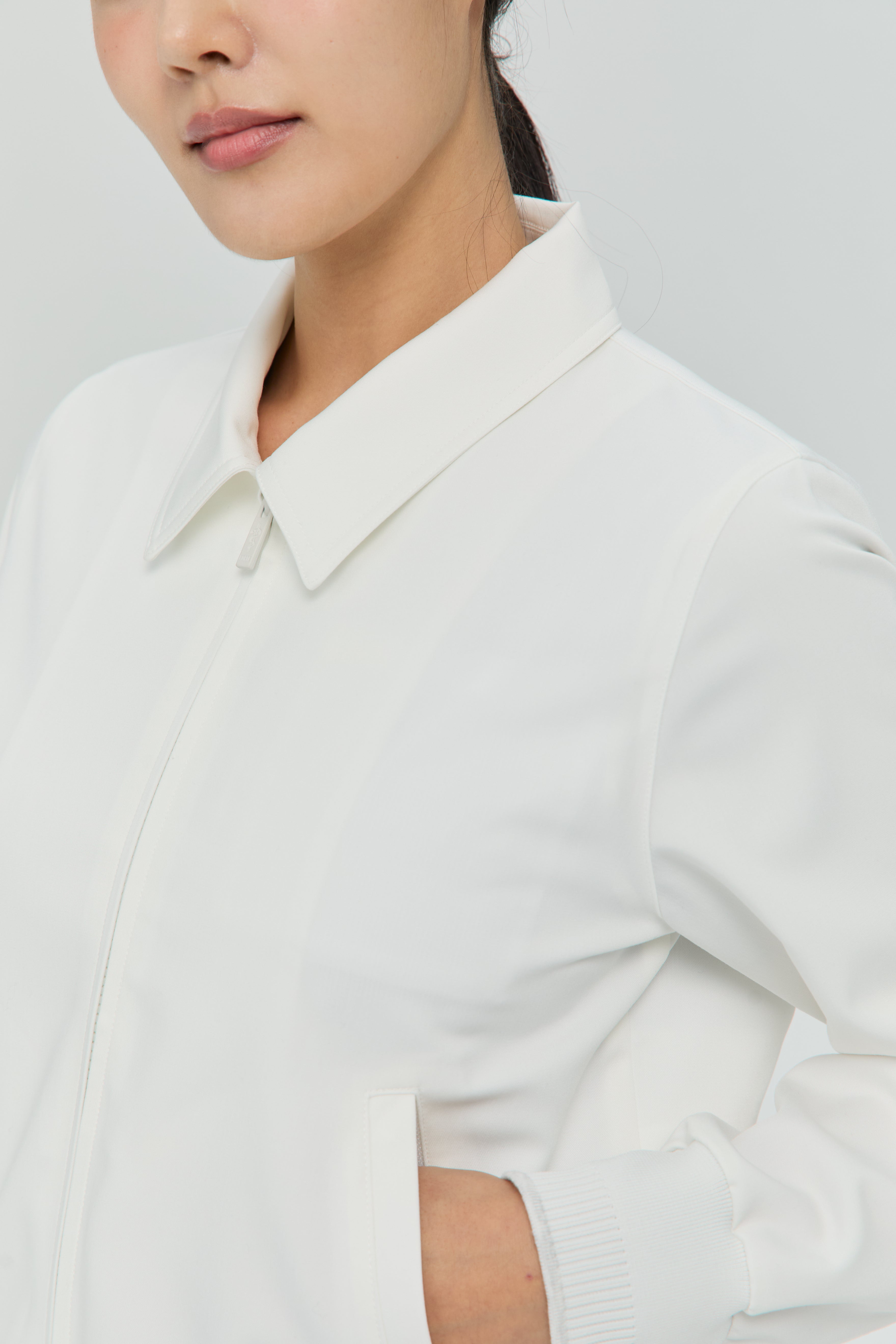 Feather Back Vent Jacket in White