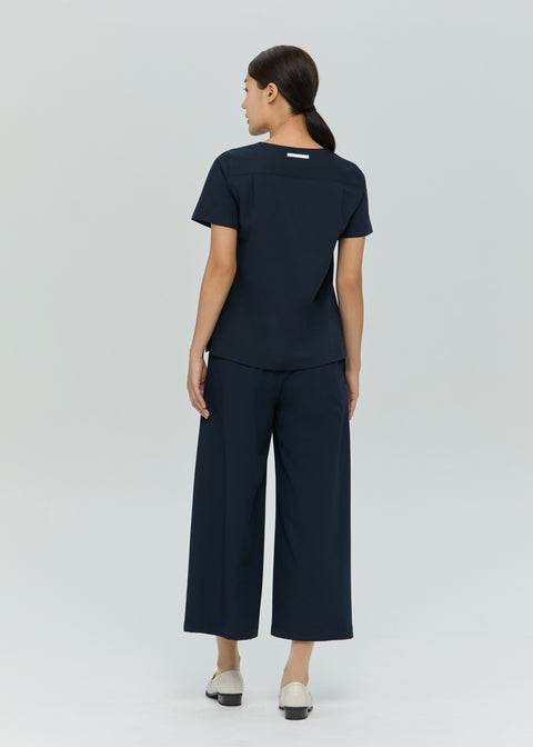 Perfect V Neck 3 Pkt Scrub Top in Navy